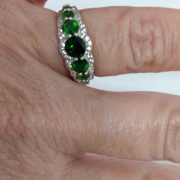 Beautiful Russian chrome diopside band ring - Picture 3 of 9